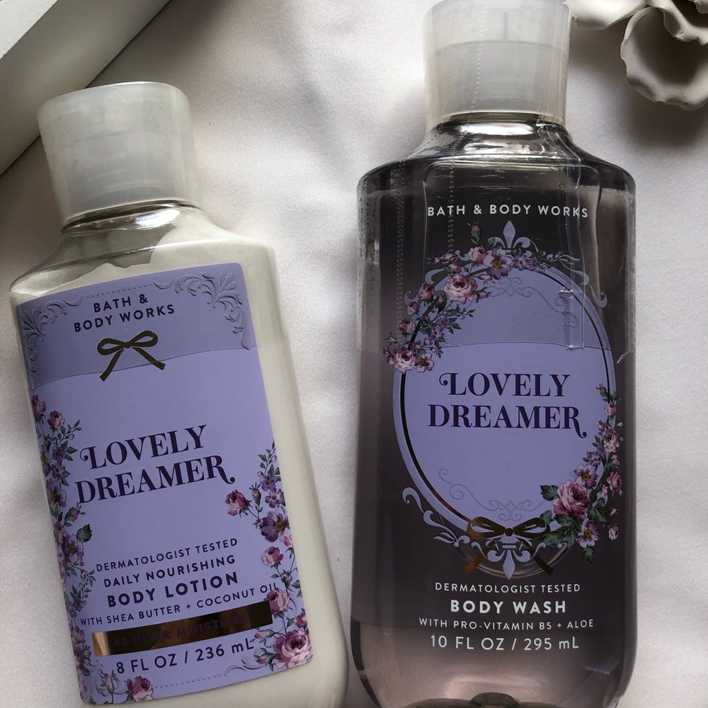 Bath & Body Works Lovely Dreamer Body Wash - Lavender and White
